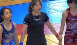 日本女子摔跤比赛视频,日本女子摔跤比赛精彩瞬间回顾